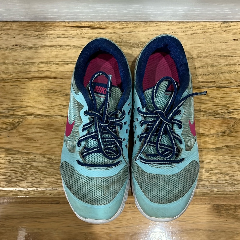 Nike Flex kid’s Running sneakers-size 3Y